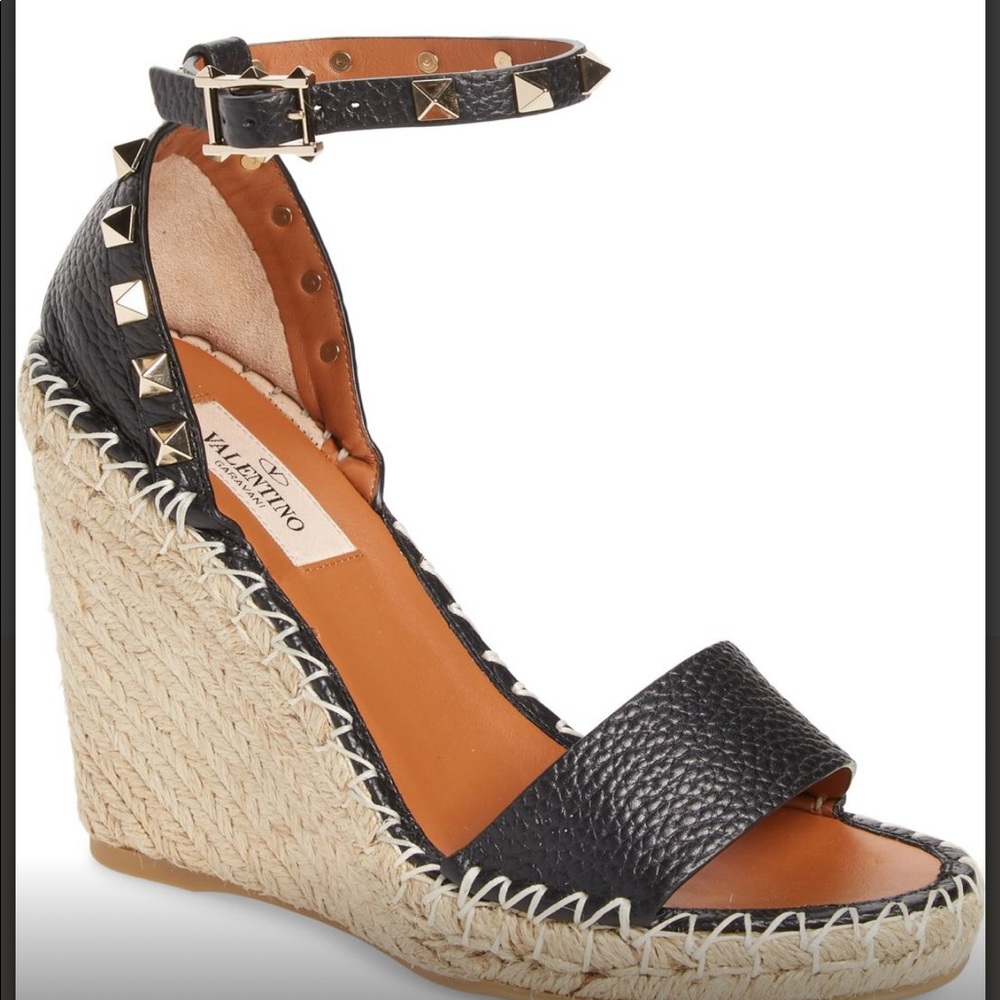 ❌ SOLD ❌Rockstud Espadrille Wedge
VALENTINO GARAVANI